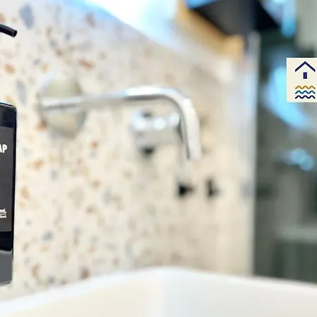 Oltremare - Cavana * Triest