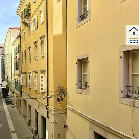 Oltremare - Cavana Triest